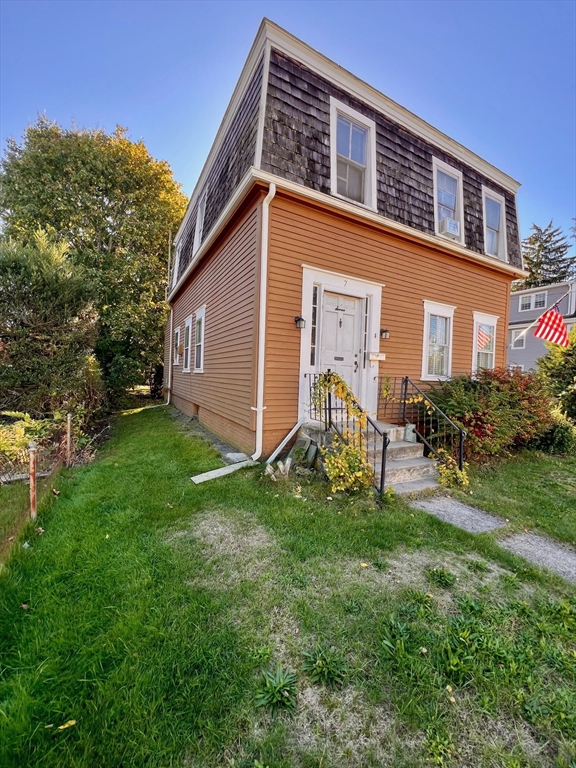 7 Myrtle Street Middleboro, MA 02346 - Photo 18 of 21 a backyard of a house with table and chairs