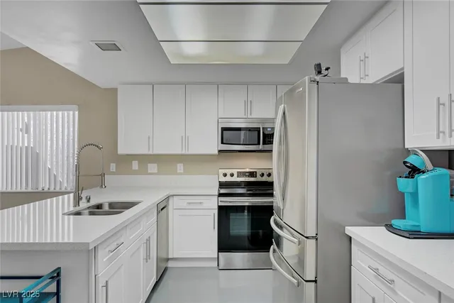 $3,500 | 3215 Mountain Spring Road, Las Vegas, NV 89146