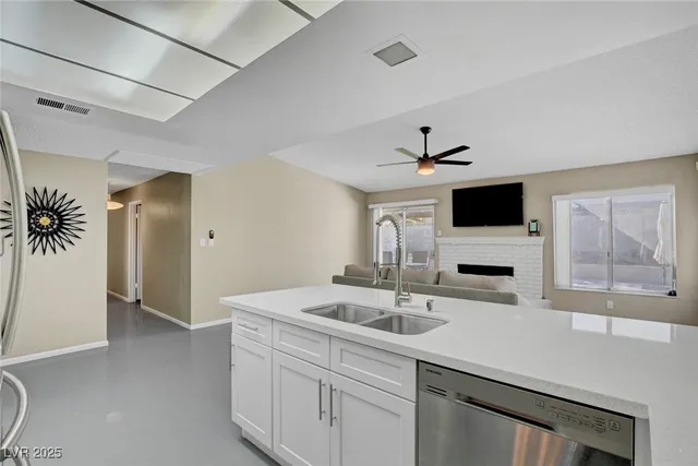 $3,500 | 3215 Mountain Spring Road, Las Vegas, NV 89146