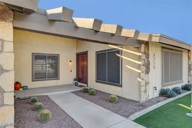 $3,500 | 3215 Mountain Spring Road, Las Vegas, NV 89146