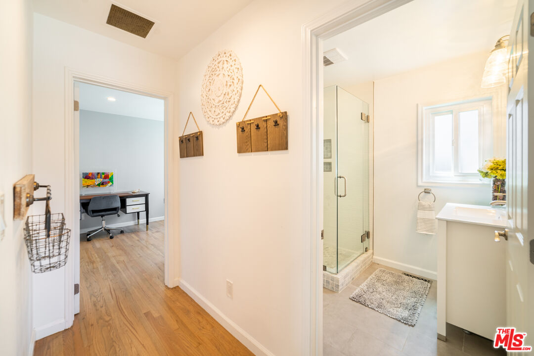 434 West Maple Avenue El Segundo, CA 90245 - Photo 11 of 26