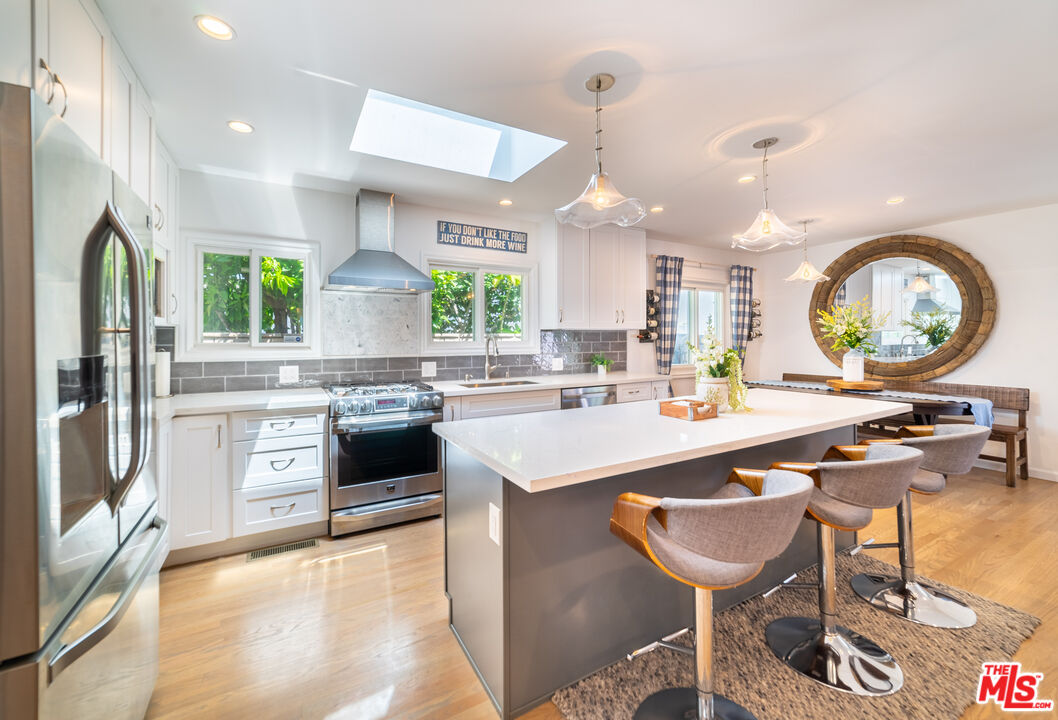 434 West Maple Avenue El Segundo, CA 90245 - Photo 8 of 26