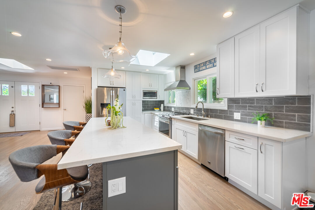 434 West Maple Avenue El Segundo, CA 90245 - Photo 9 of 26