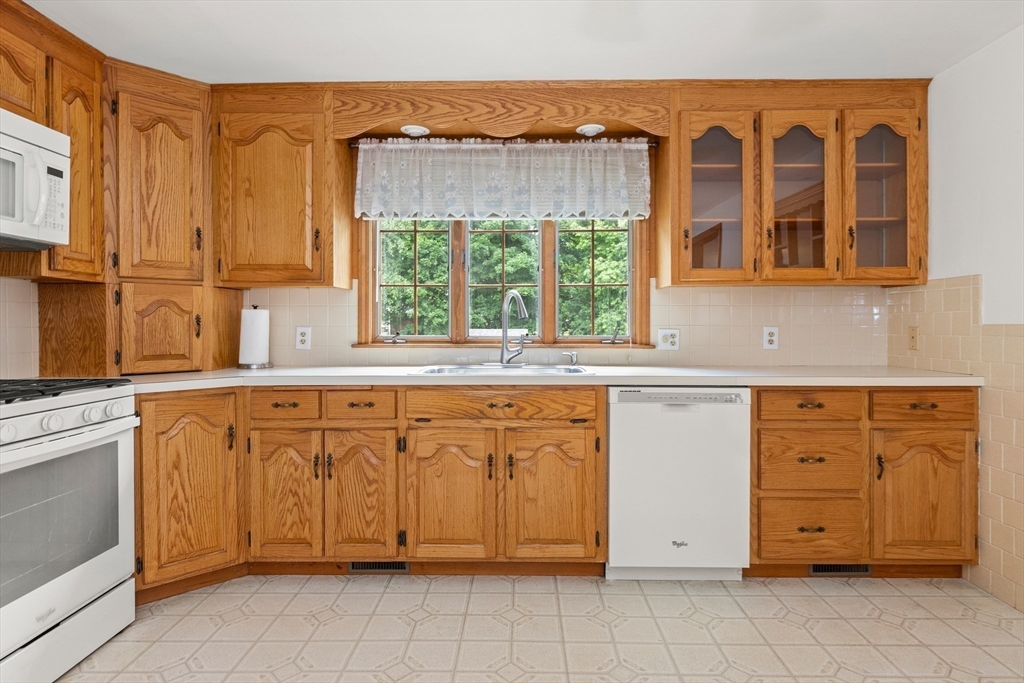 1 Rambler Road Methuen, MA 01844 - Photo 10 of 42