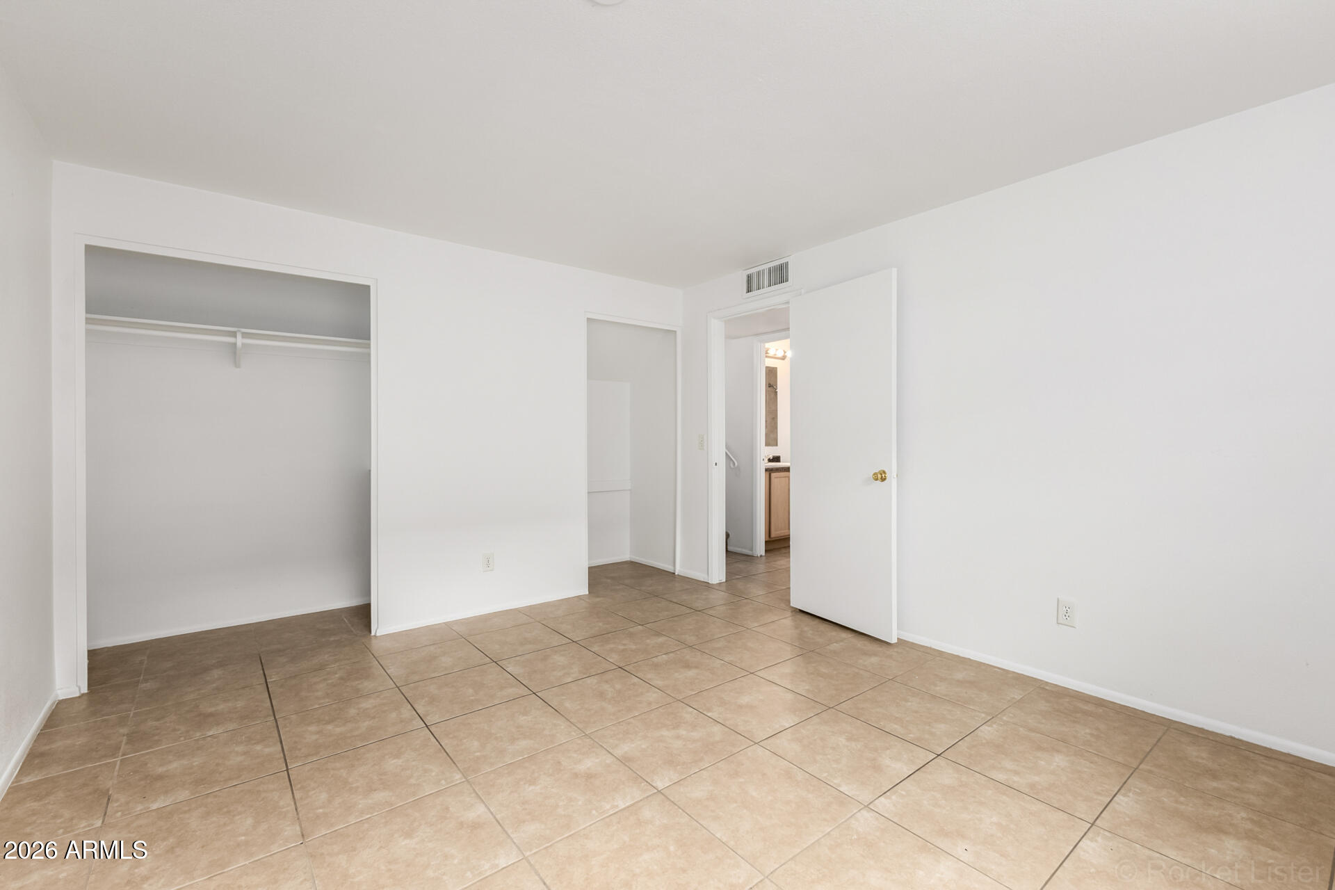 4617 South Grandview Avenue Tempe, AZ 85282 - Photo 16 of 31 a view of an empty room
