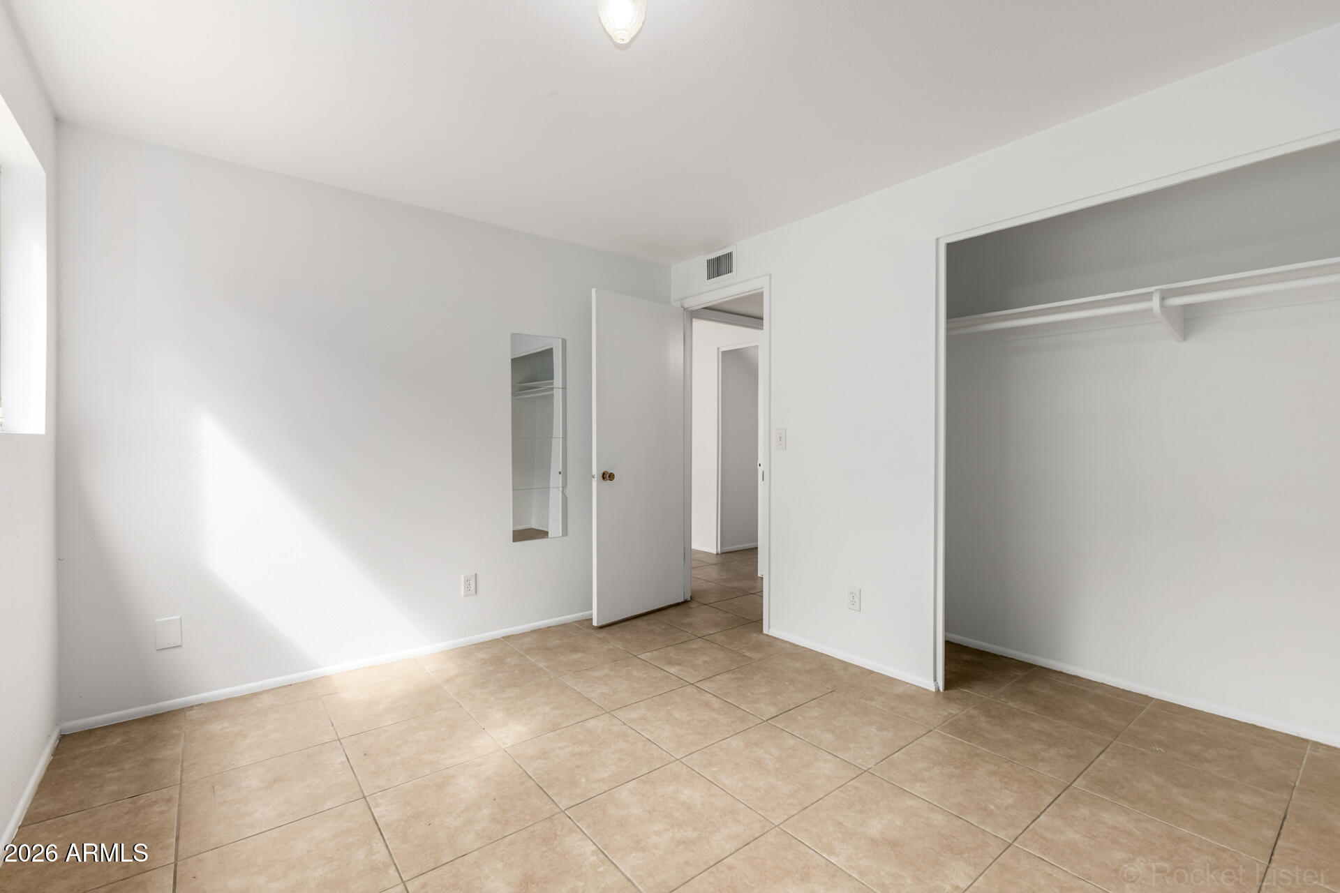 4617 South Grandview Avenue Tempe, AZ 85282 - Photo 18 of 31 a view of an empty room