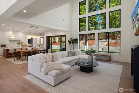 $4,399,995 | 4024 85th Avenue Southeast, Mercer Island, WA 98040