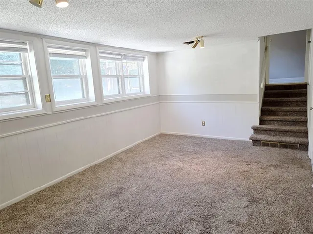 $375,000 | 5007 Outlook Street, Mission, KS 66202