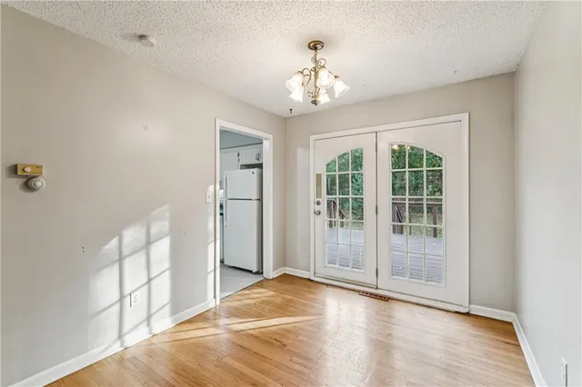 $375,000 | 5007 Outlook Street, Mission, KS 66202