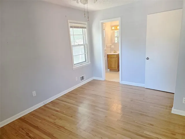 $375,000 | 5007 Outlook Street, Mission, KS 66202