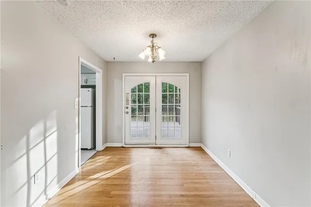 $375,000 | 5007 Outlook Street, Mission, KS 66202