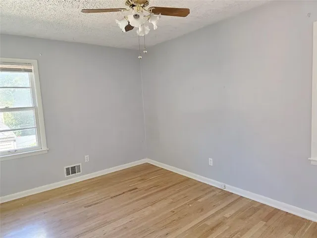 $375,000 | 5007 Outlook Street, Mission, KS 66202