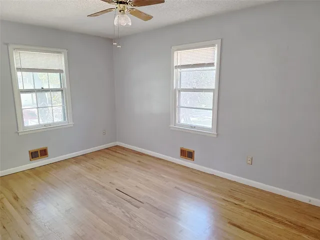 $375,000 | 5007 Outlook Street, Mission, KS 66202