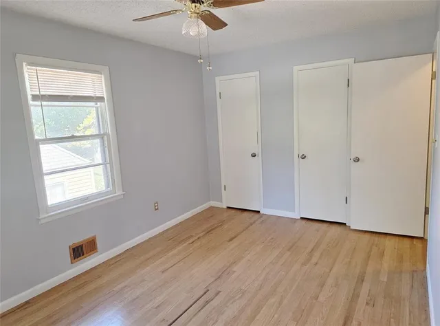 $375,000 | 5007 Outlook Street, Mission, KS 66202