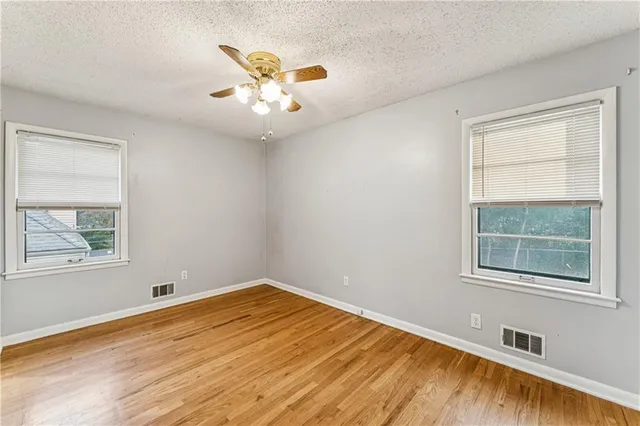 $375,000 | 5007 Outlook Street, Mission, KS 66202