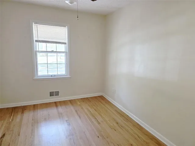 $375,000 | 5007 Outlook Street, Mission, KS 66202