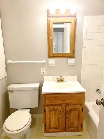 $375,000 | 5007 Outlook Street, Mission, KS 66202