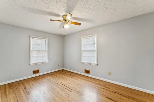 $375,000 | 5007 Outlook Street, Mission, KS 66202