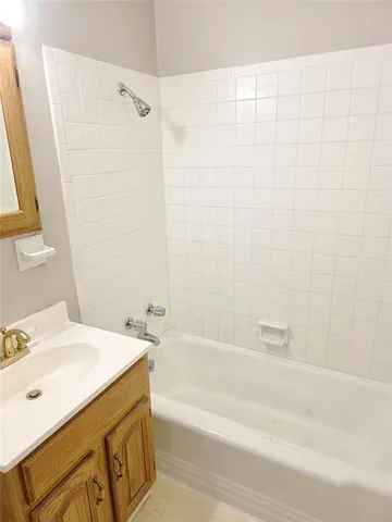 $375,000 | 5007 Outlook Street, Mission, KS 66202