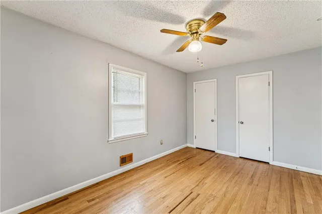 $375,000 | 5007 Outlook Street, Mission, KS 66202