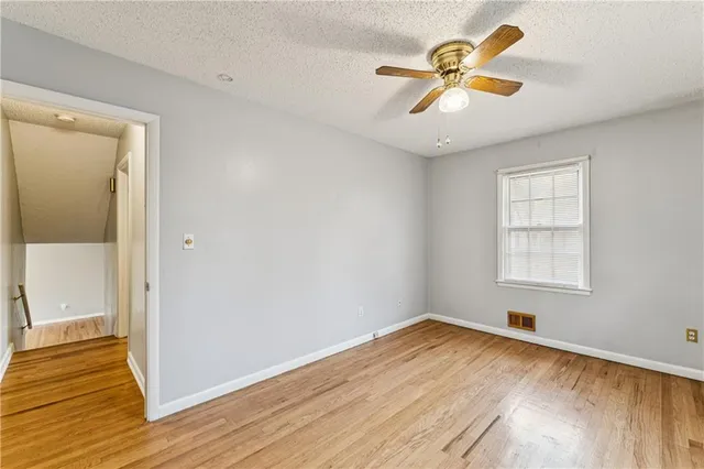 $375,000 | 5007 Outlook Street, Mission, KS 66202