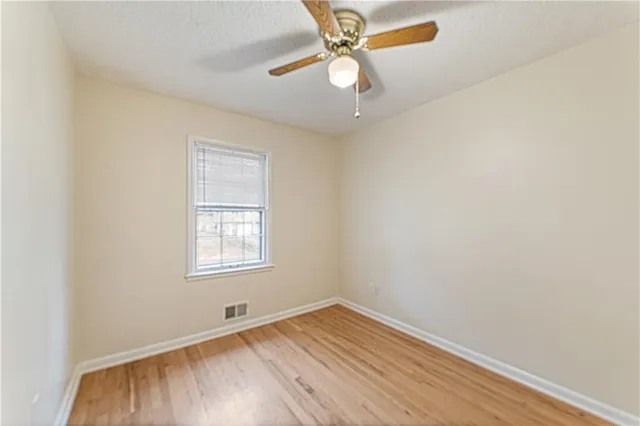 $375,000 | 5007 Outlook Street, Mission, KS 66202