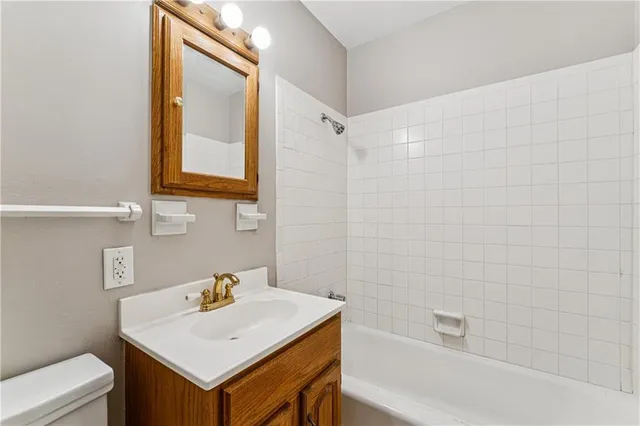 $375,000 | 5007 Outlook Street, Mission, KS 66202