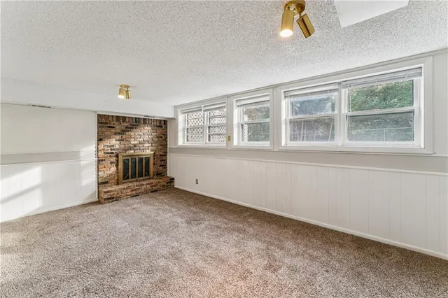 $375,000 | 5007 Outlook Street, Mission, KS 66202