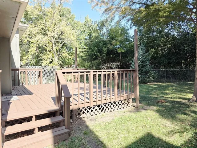 $375,000 | 5007 Outlook Street, Mission, KS 66202