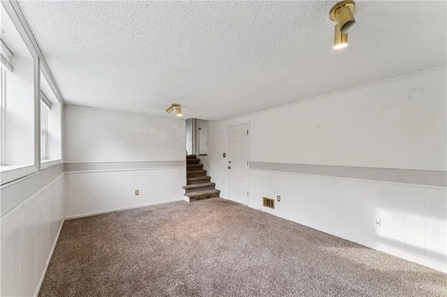 $375,000 | 5007 Outlook Street, Mission, KS 66202