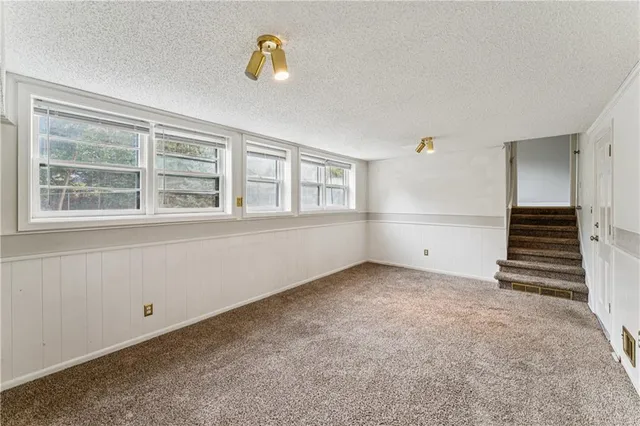 $375,000 | 5007 Outlook Street, Mission, KS 66202