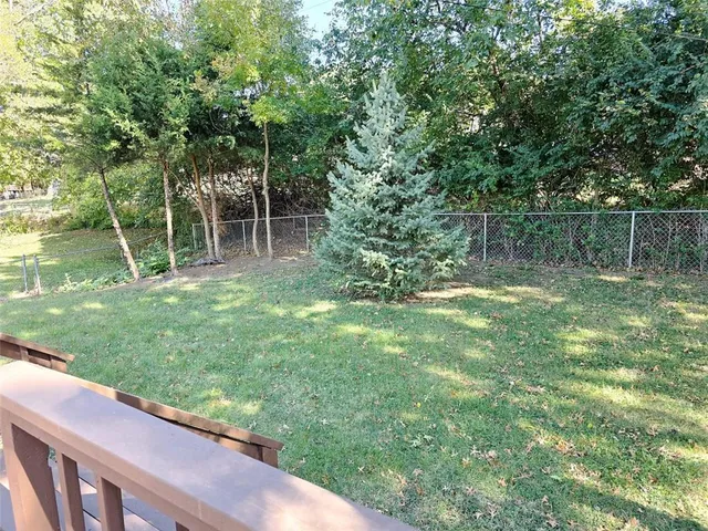 $375,000 | 5007 Outlook Street, Mission, KS 66202