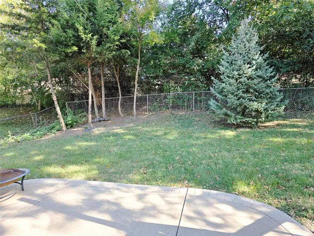 $375,000 | 5007 Outlook Street, Mission, KS 66202