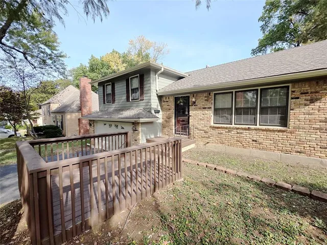 $375,000 | 5007 Outlook Street, Mission, KS 66202