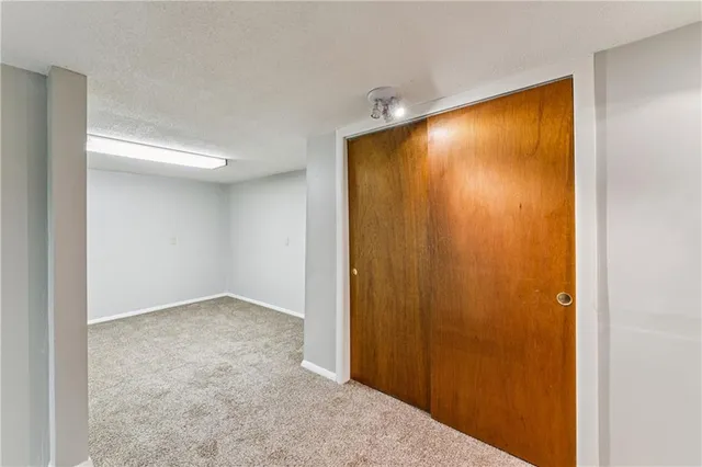 $375,000 | 5007 Outlook Street, Mission, KS 66202