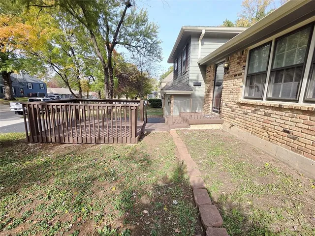 $375,000 | 5007 Outlook Street, Mission, KS 66202