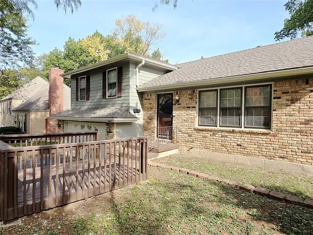 $375,000 | 5007 Outlook Street, Mission, KS 66202