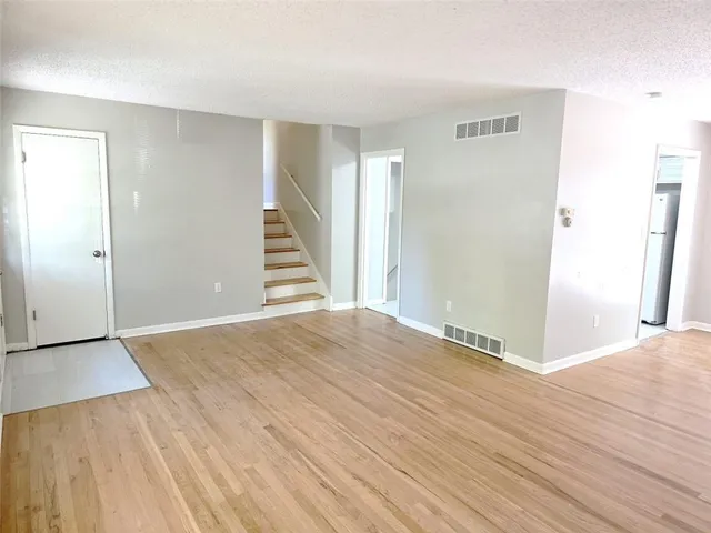 $375,000 | 5007 Outlook Street, Mission, KS 66202