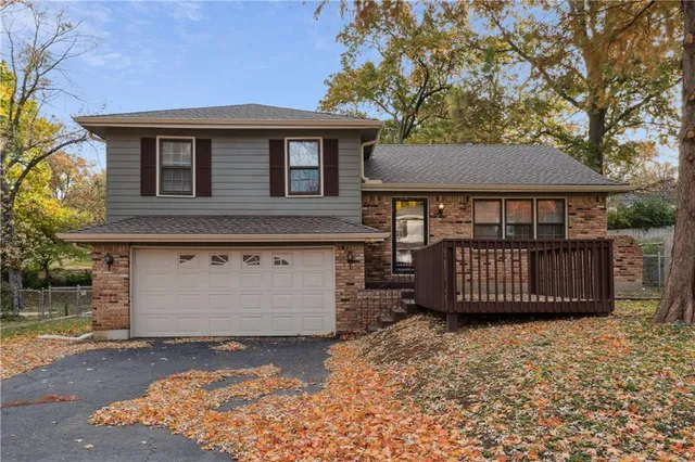 $375,000 | 5007 Outlook Street, Mission, KS 66202