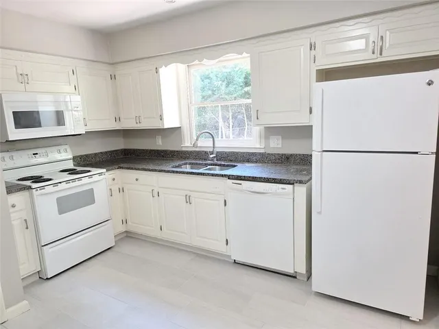 $375,000 | 5007 Outlook Street, Mission, KS 66202