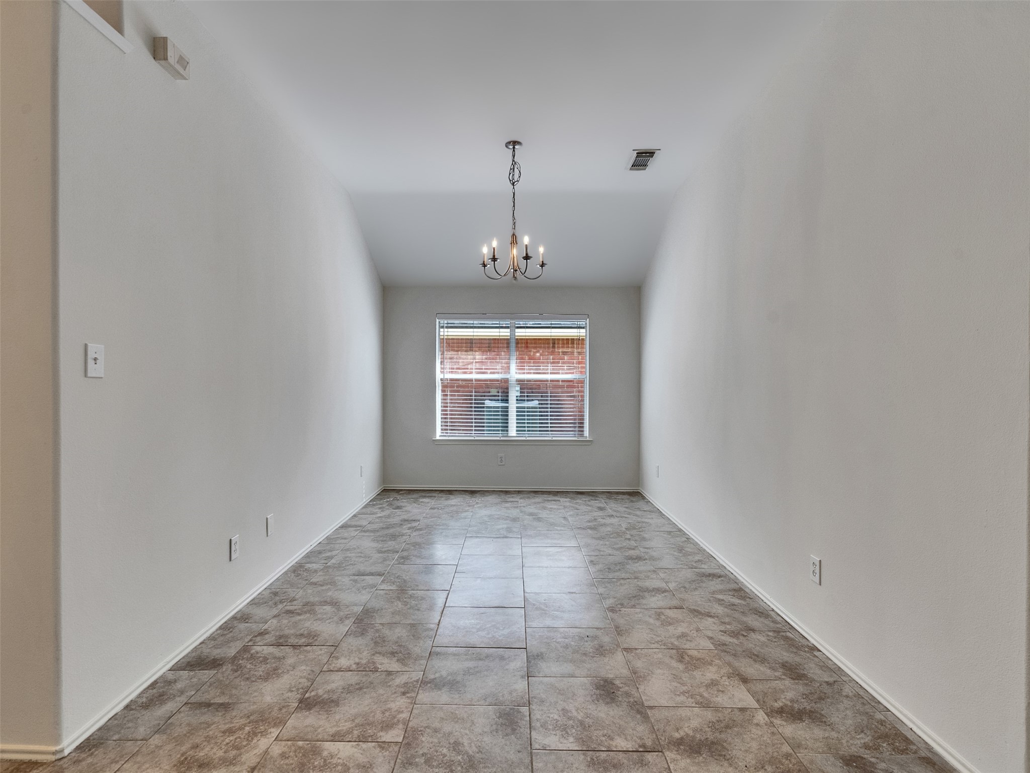13431 Rural Oak Street Houston, TX 77034 - Photo 9 of 24 an empty room with windows