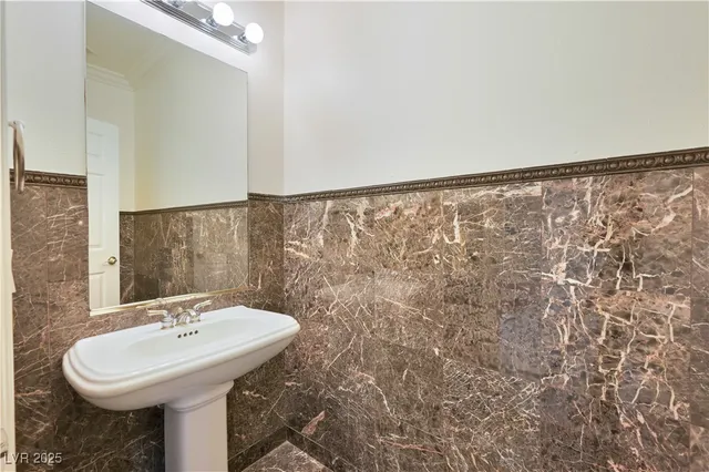 $808,800 | 10 Gulf Pines Avenue, Las Vegas, NV 89148