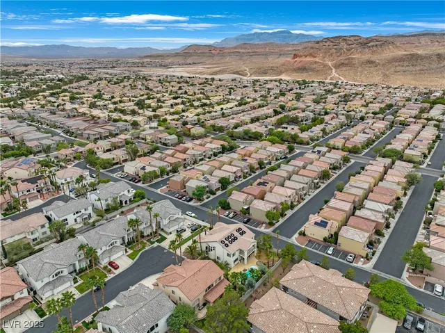 $808,800 | 10 Gulf Pines Avenue, Las Vegas, NV 89148