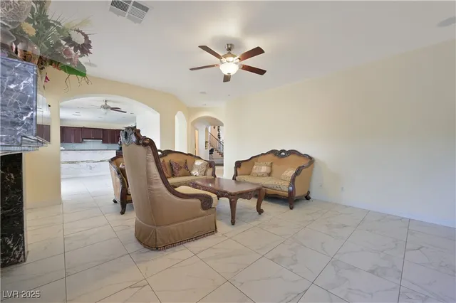 $808,800 | 10 Gulf Pines Avenue, Las Vegas, NV 89148