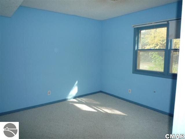 1423 Ridge Road Mount Pleasant, MI 48858 - Photo 8 of 21 1772356-7.JPG