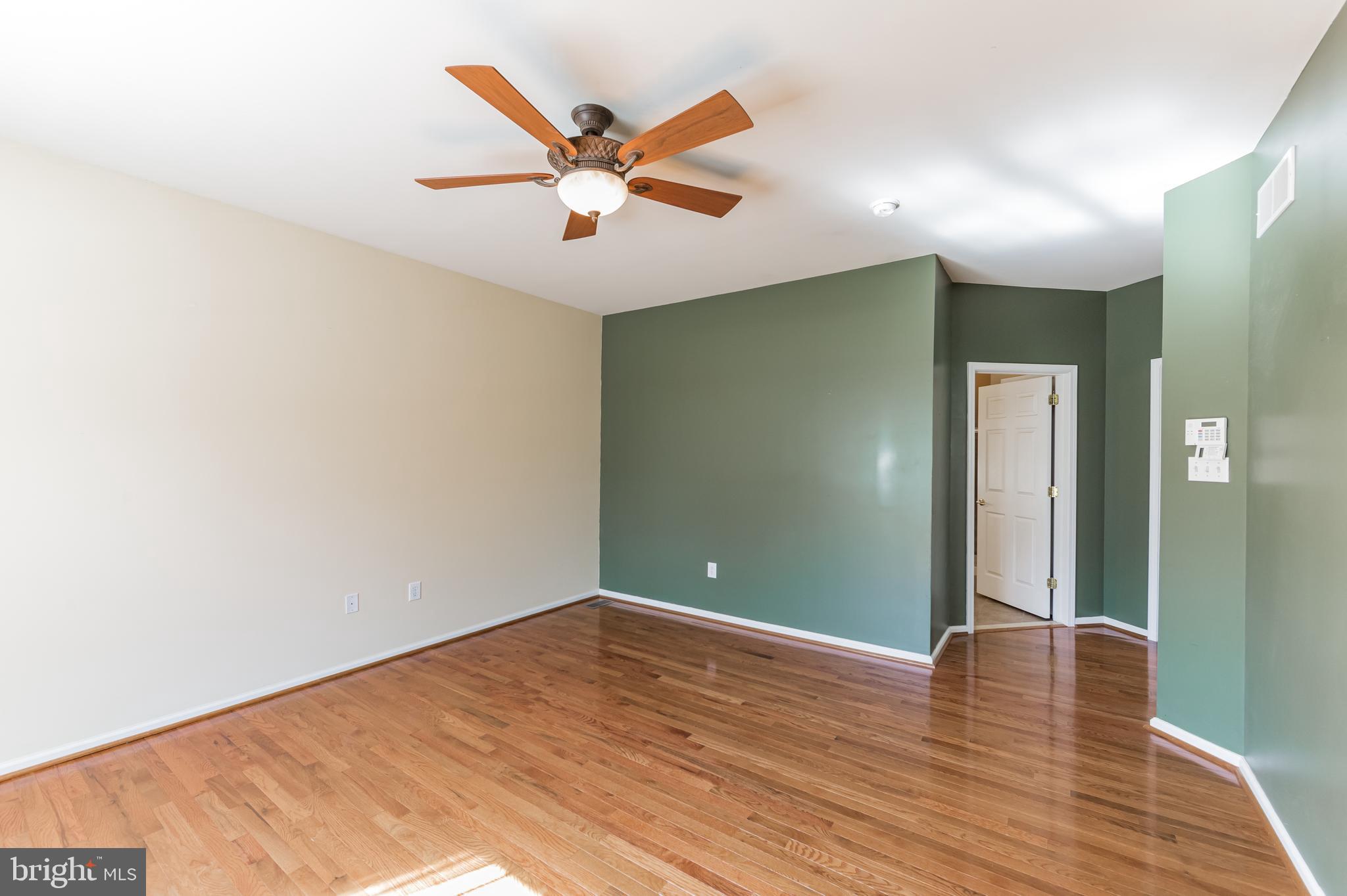 39 Brentwood Road Upper Chichester, PA 19061 - Photo 19 of 40 Hardwood flooring