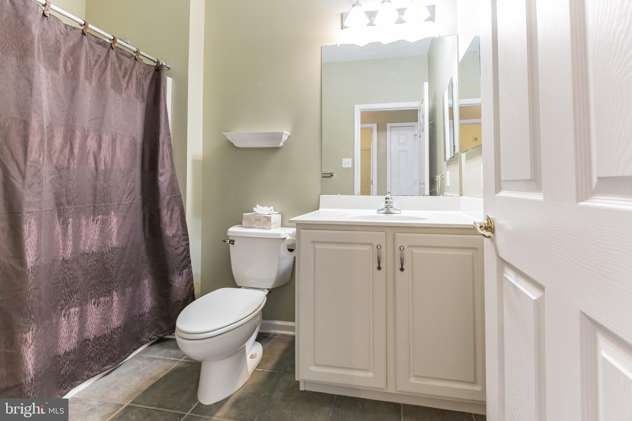 39 Brentwood Road Upper Chichester, PA 19061 - Photo 23 of 40 Full hall bath