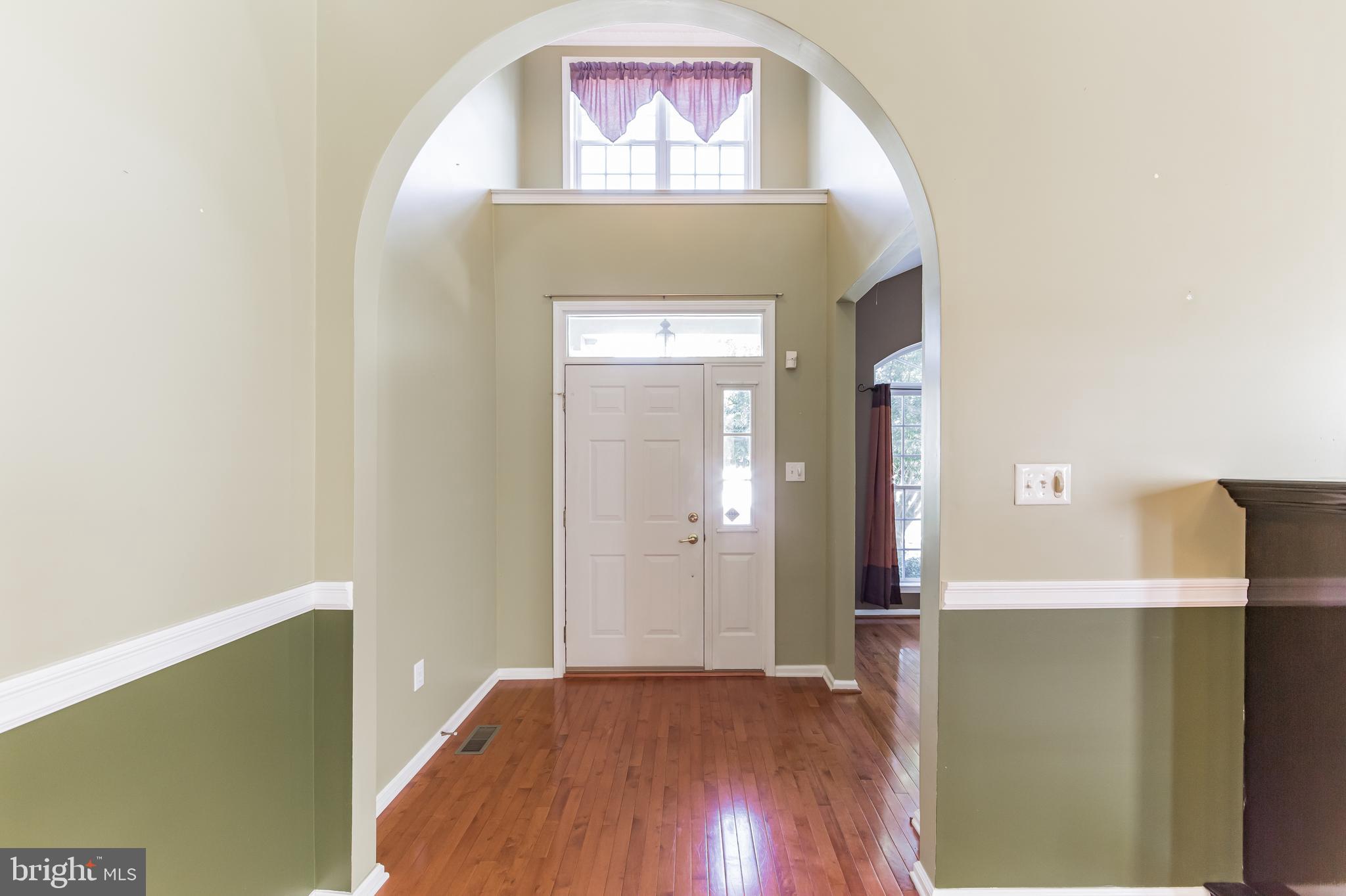 39 Brentwood Road Upper Chichester, PA 19061 - Photo 4 of 40 Foyer
