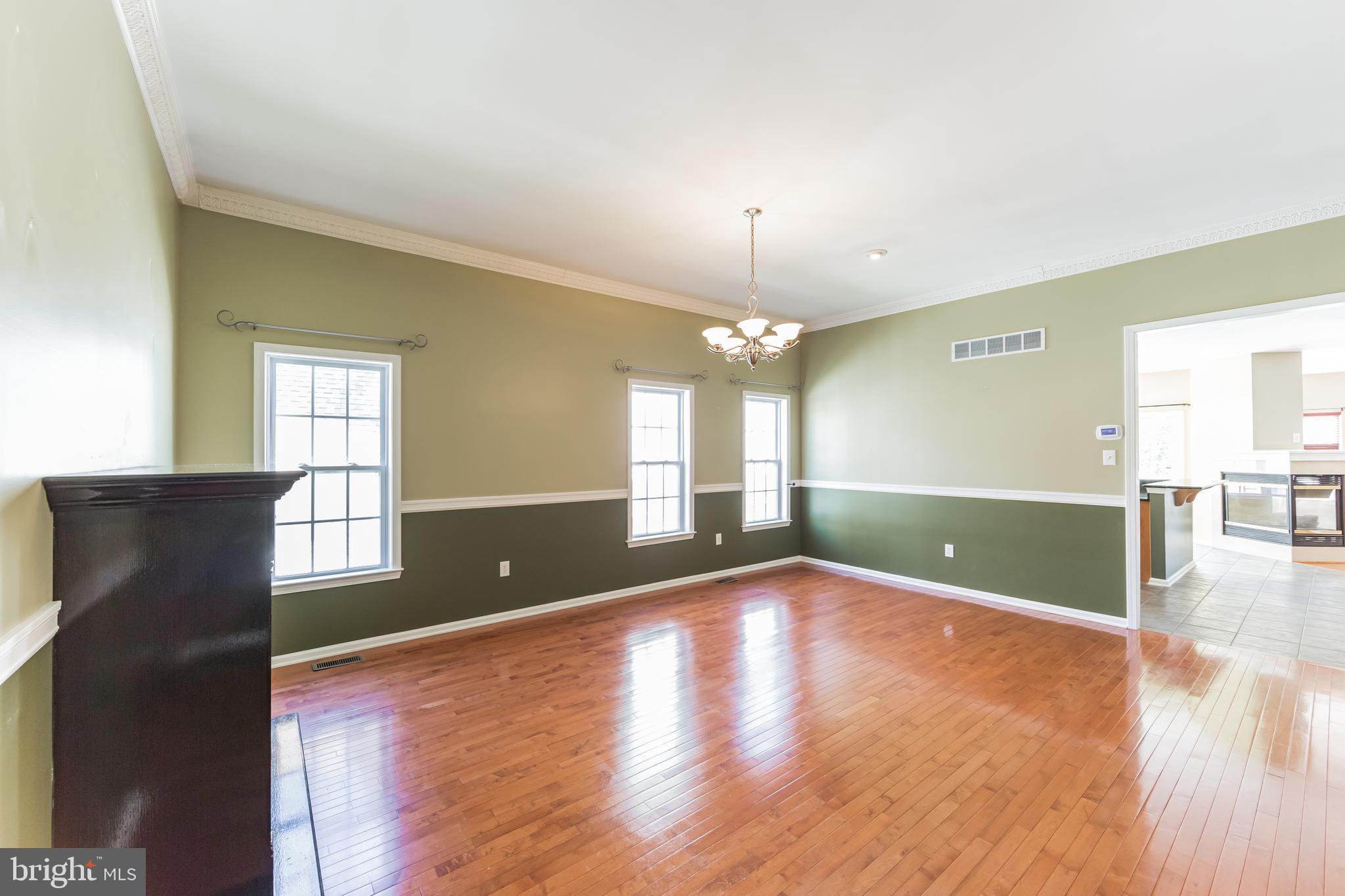 39 Brentwood Road Upper Chichester, PA 19061 - Photo 7 of 40 Living rm/Dining rm combination