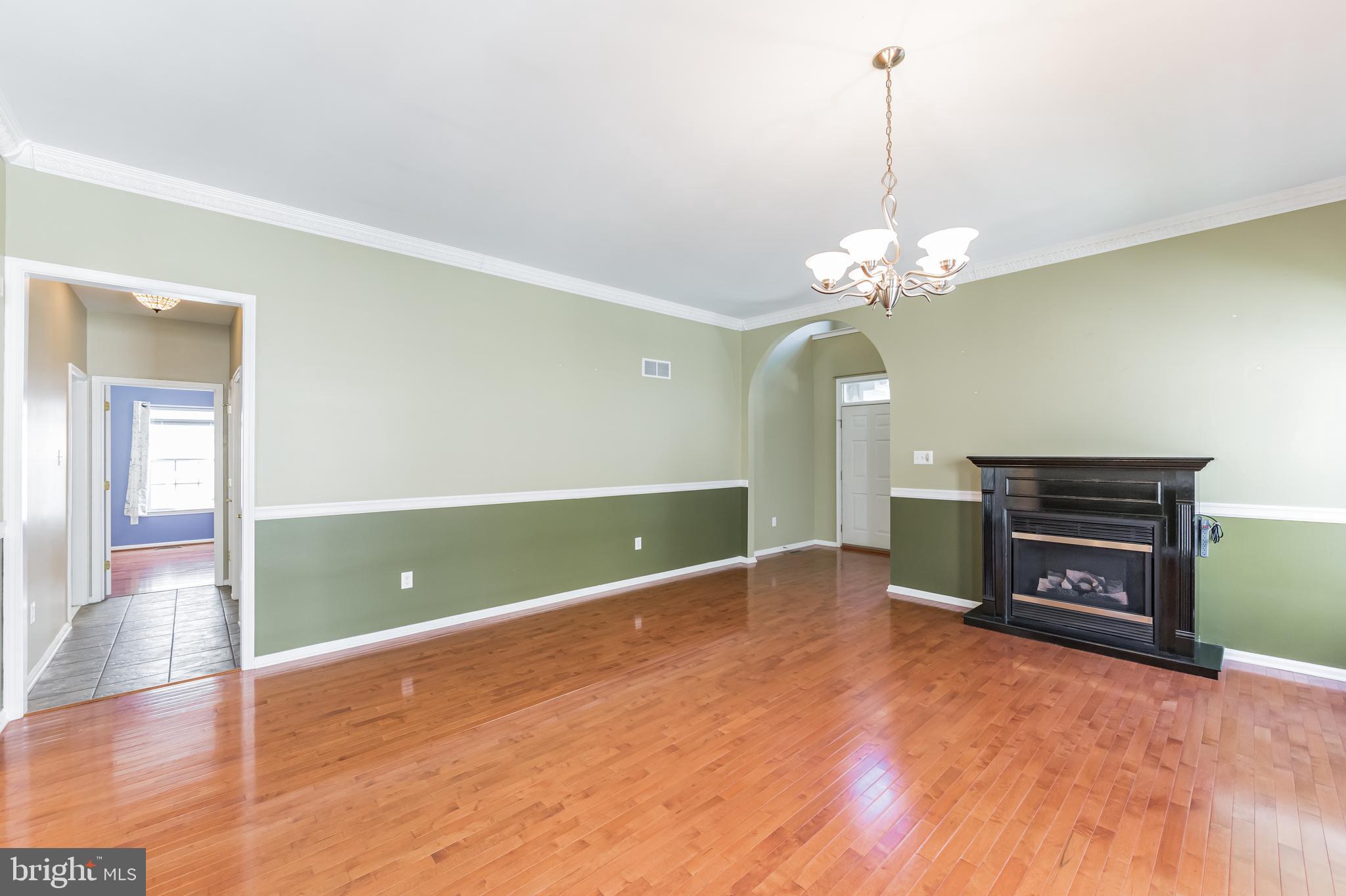 39 Brentwood Road Upper Chichester, PA 19061 - Photo 9 of 40 Natural gas fireplace